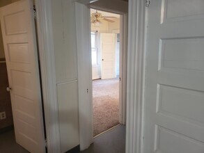 156 Oak St, Unit 156 oak apt #1 in Manchester, CT - Building Photo - Building Photo