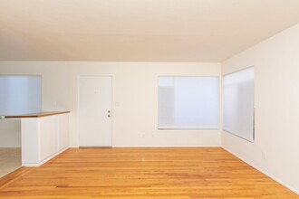 4262 Kendall St in San Diego, CA - Building Photo - Building Photo