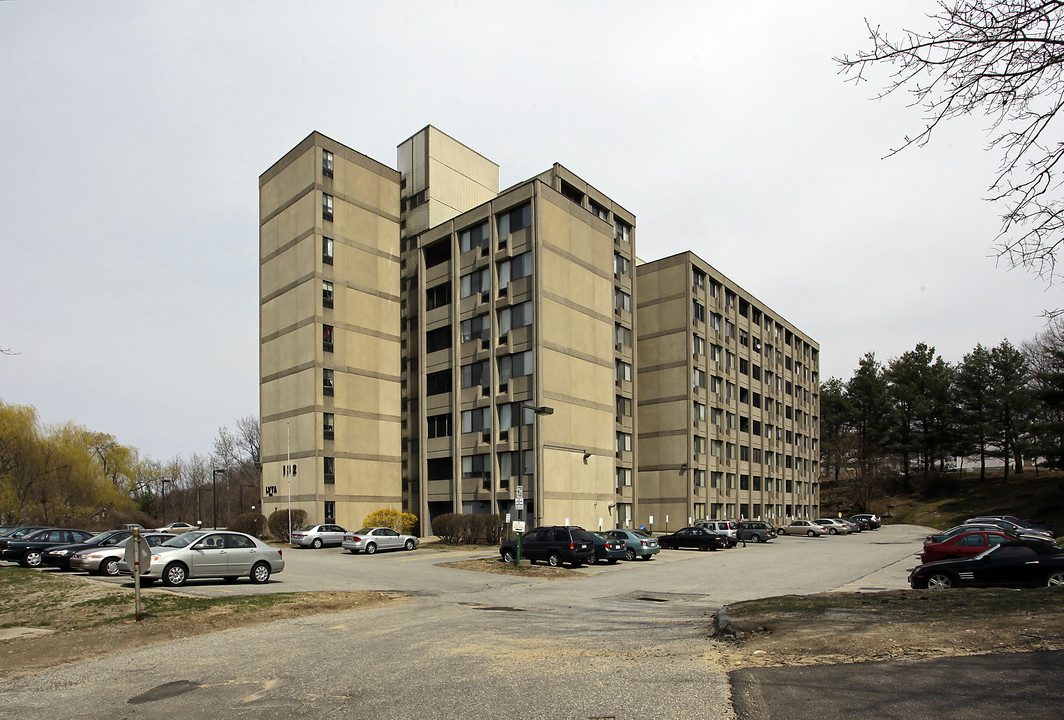 Lincoln Village in Worcester, MA - Foto de edificio