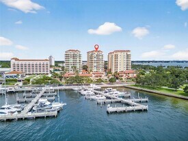 555 5th Ave NE in St. Petersburg, FL - Building Photo