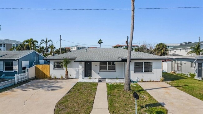 property at 14040 Miramar Ave
