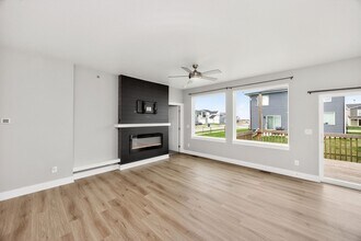 604 NE Pearl Dr in Ankeny, IA - Building Photo - Building Photo