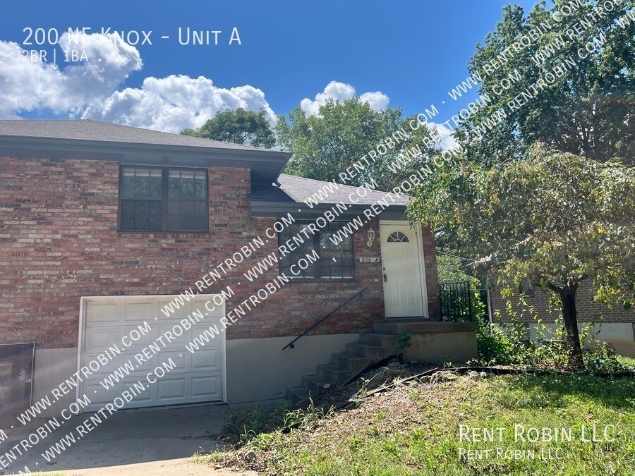 200 NE Knox St in Blue Springs, MO - Building Photo