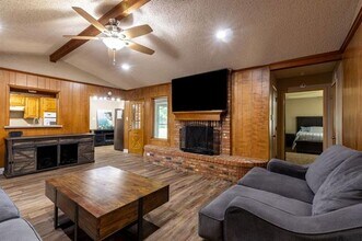 1634 Robin Pl in Cleburne, TX - Building Photo - Building Photo