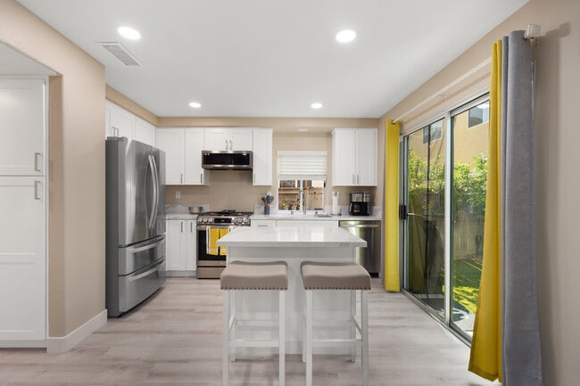 2 Piccadilly Ct in Aliso Viejo, CA - Building Photo - Building Photo