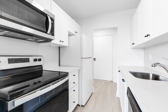 3 Swift Drive in Toronto, ON - Building Photo - Building Photo