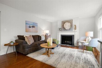 5 Davenport Rd in West Hartford, CT - Building Photo - Building Photo