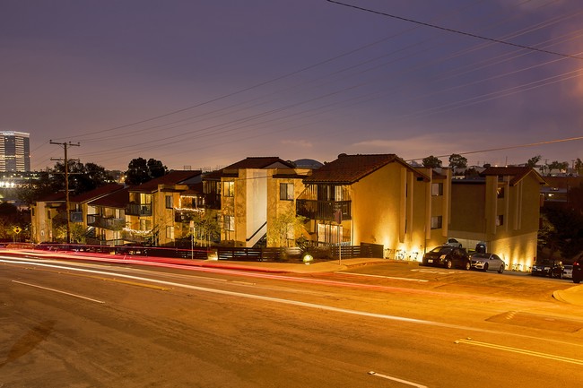 910 East Grand Ave. in El Segundo, CA - Building Photo - Building Photo