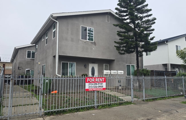 property at 10617 S Broadway