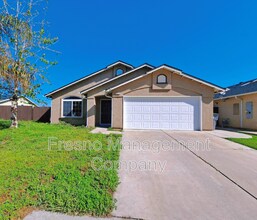 5619 E Pitt Ave in Fresno, CA - Building Photo - Building Photo