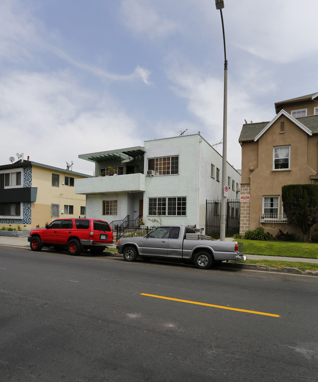 826 S Harvard Blvd in Los Angeles, CA - Building Photo - Building Photo