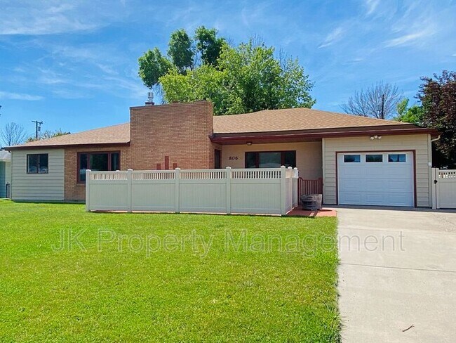 property at 806 Forest Ave