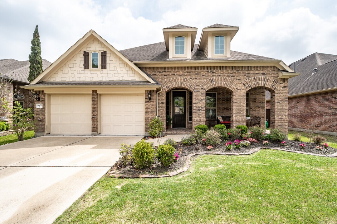 20050 Mitchell Cove Dr in Porter, TX - Building Photo