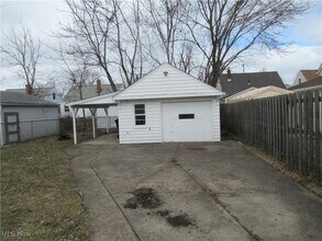 30027 Robert St in Wickliffe, OH - Building Photo - Building Photo