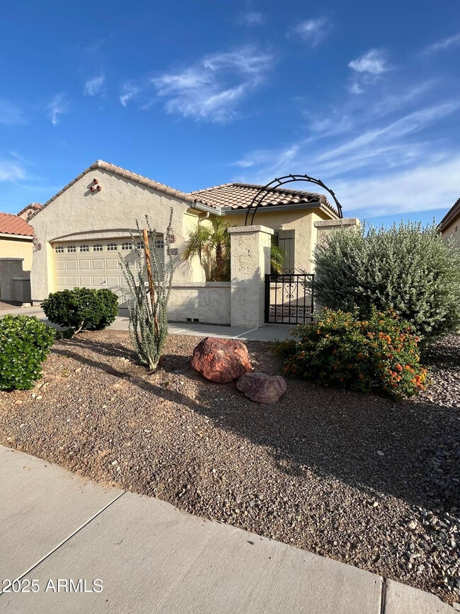 26087 W Tonto Ln in Buckeye, AZ - Building Photo - Building Photo