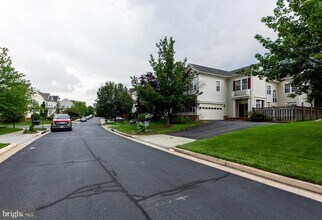 21935 Windover Dr in Broadlands, VA - Building Photo - Building Photo