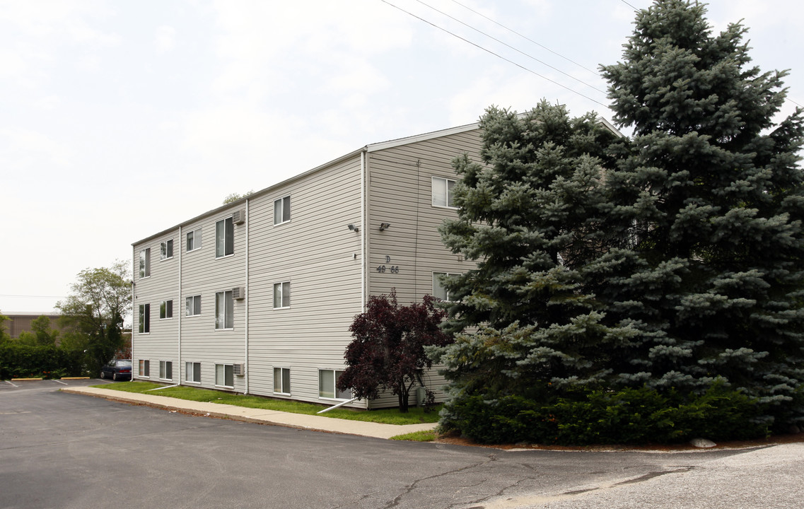 Hamilton Square Apartments in Dowagiac, MI - Building Photo