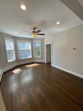 3711 N Bernard St, Unit 2 in Chicago, IL - Building Photo - Building Photo