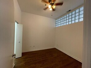 2 S Leavitt St in Chicago, IL - Building Photo - Building Photo