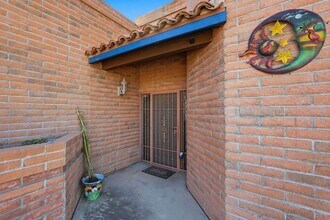 770 N Lazy J Wy in Tucson, AZ - Building Photo - Building Photo