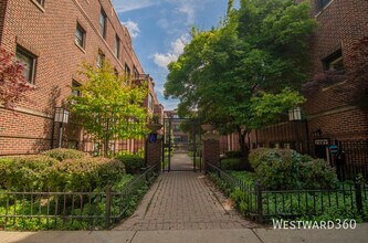747 W Cornelia Ave in Chicago, IL - Building Photo - Building Photo