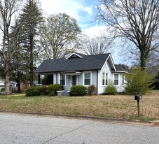 405 S Main Ave in Newton, NC - Building Photo