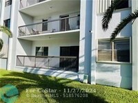 1301 NE 7th St in Hallandale Beach, FL - Foto de edificio - Building Photo