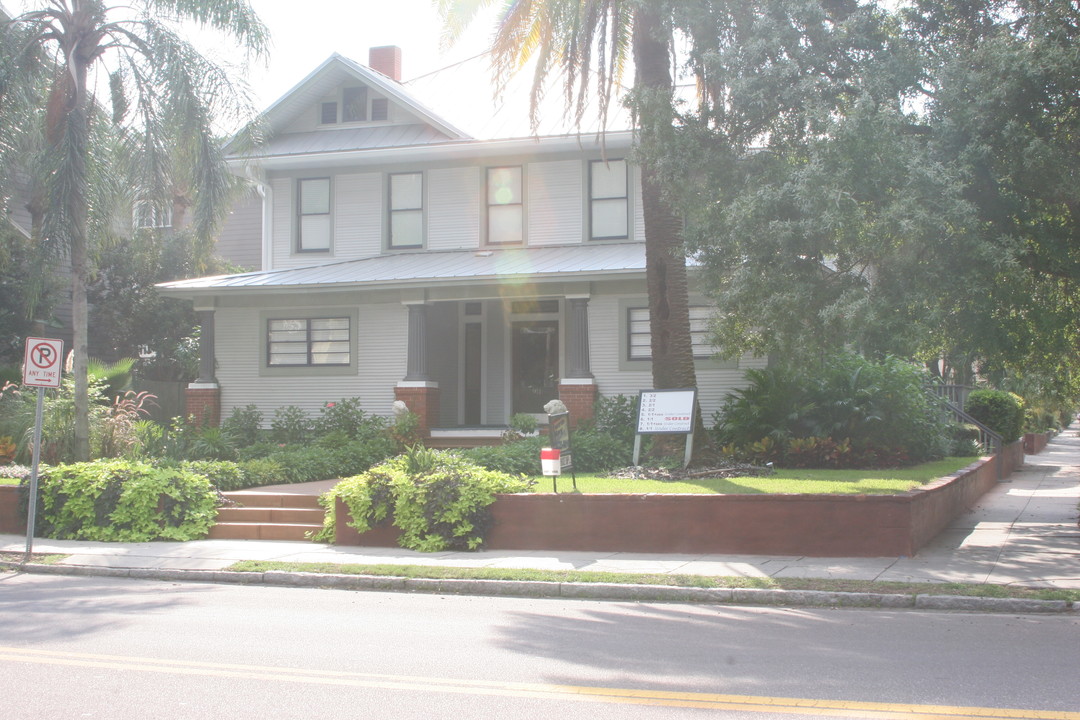 911 S Rome Ave in Tampa, FL - Foto de edificio