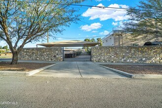 2316 N Campbell St in El Paso, TX - Building Photo - Building Photo