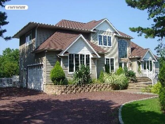 property at 43 Blackwatch Ct