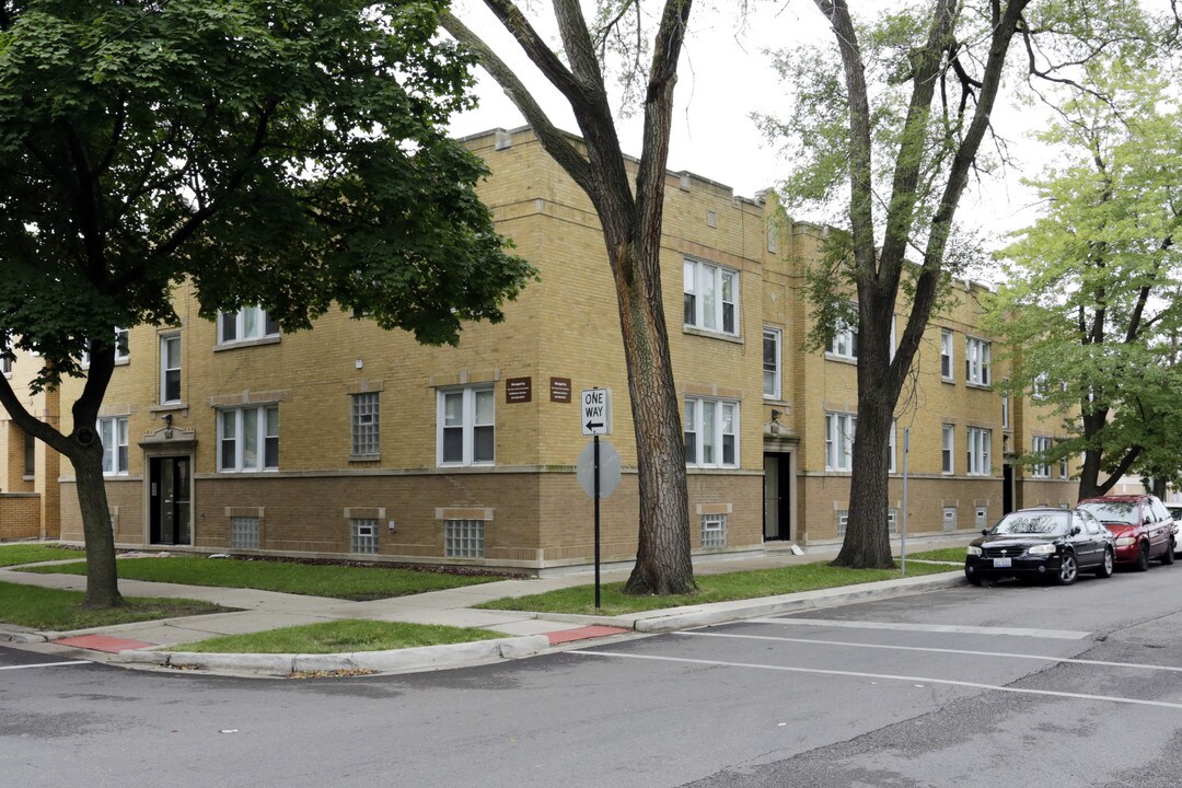 3054 N Luna Ave in Chicago, IL - Foto de edificio