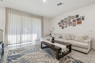 11070 Crescent Deer Dr in Land O Lakes, FL - Building Photo - Building Photo