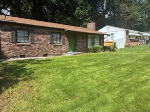 Room in House on Santa Barbara Dr NW in Atlanta, GA - Building Photo - Building Photo