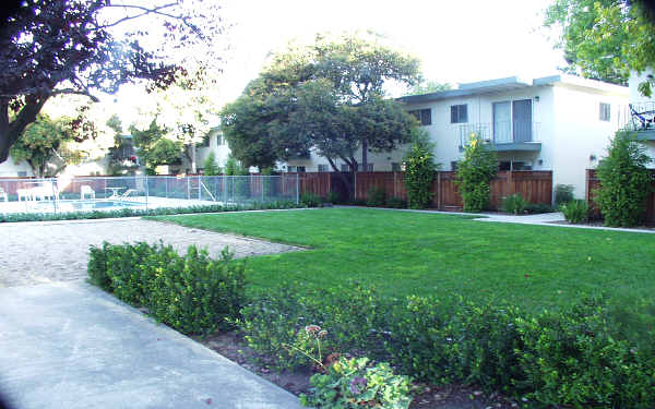 Pacific Garden Apartments in Mountain View, CA - Building Photo - Building Photo