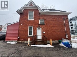 683 King St W in Kitchener, ON - Building Photo - Building Photo