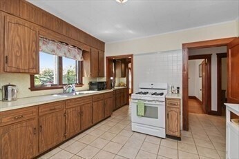 45 Keenan St in Watertown, MA - Building Photo