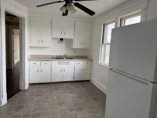property at 2925-2929 W Greenfield Ave