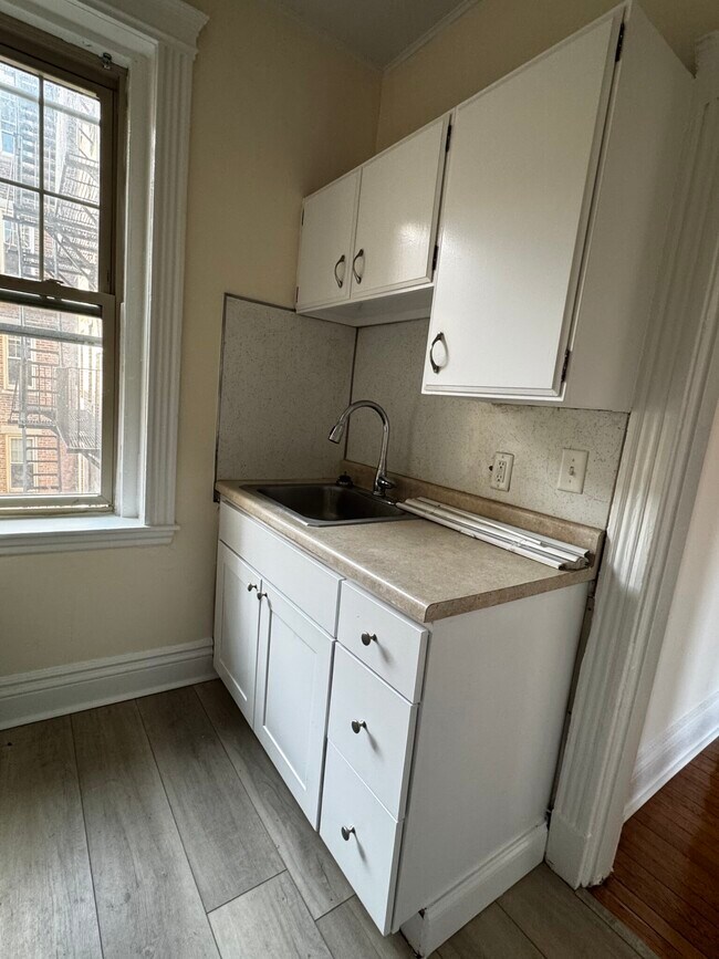 41 Park Dr, Unit 21-31 in Boston, MA - Building Photo - Building Photo