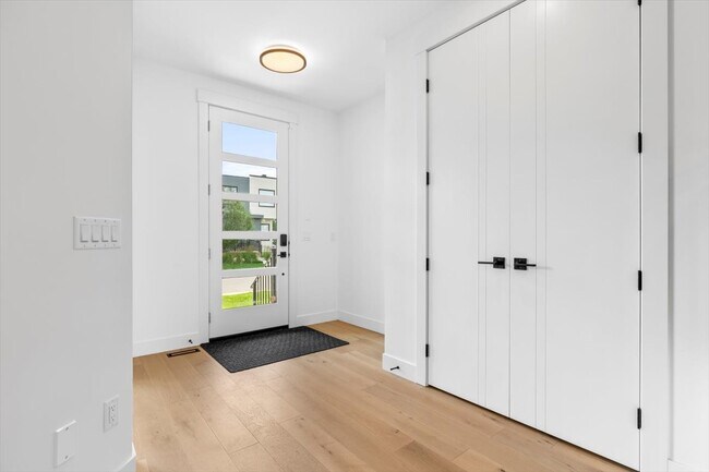 906-939 39 St SW in Calgary, AB - Building Photo - Building Photo