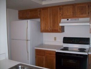 5734 SW 8th Pl in Gainesville, FL - Building Photo - Building Photo
