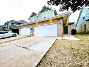 2188 Camino Del Plaza Ln in Edmond, OK - Building Photo - Building Photo