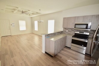 3801 Hawthorne Ave-Unit -2 in Edinburg, TX - Building Photo - Building Photo