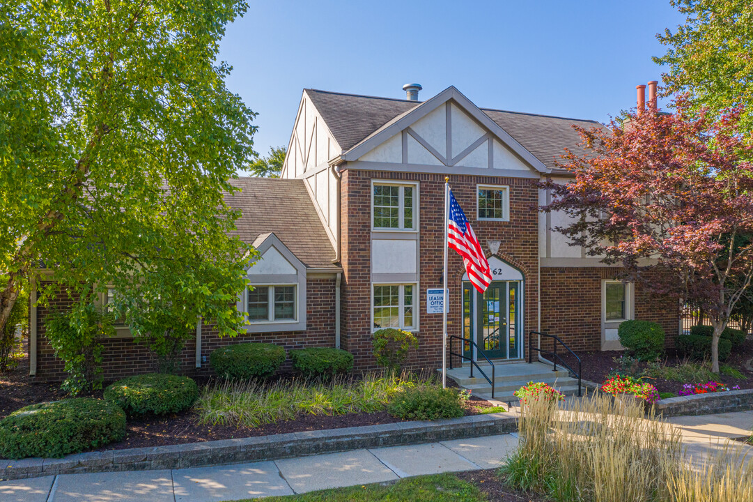 Lancaster Heights in Normal, IL - Foto de edificio