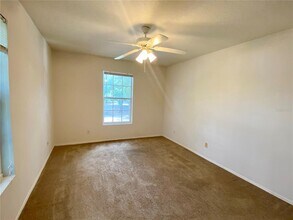 36101 Deer Creek Dr in Zephyrhills, FL - Building Photo - Building Photo