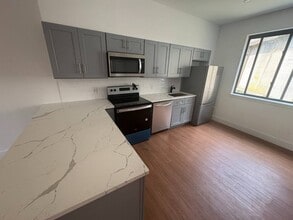 2071 Bogart Ave in Bronx, NY - Building Photo - Building Photo