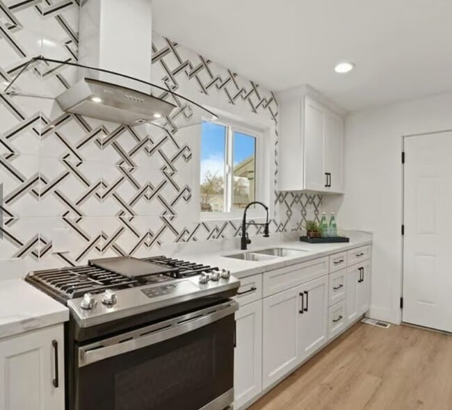property at 1814 Telegraph Ave