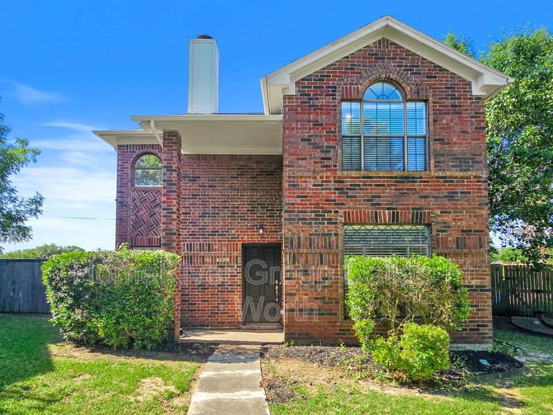 6128 Los Robles Ln in Mesquite, TX - Building Photo