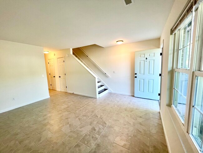 272 Fleming Rd, Unit C in Charleston, SC - Building Photo - Building Photo