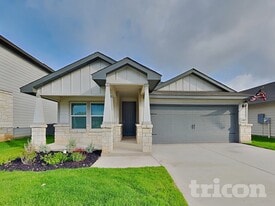 13609 Paxton Blvd in Saint Hedwig, TX - Building Photo