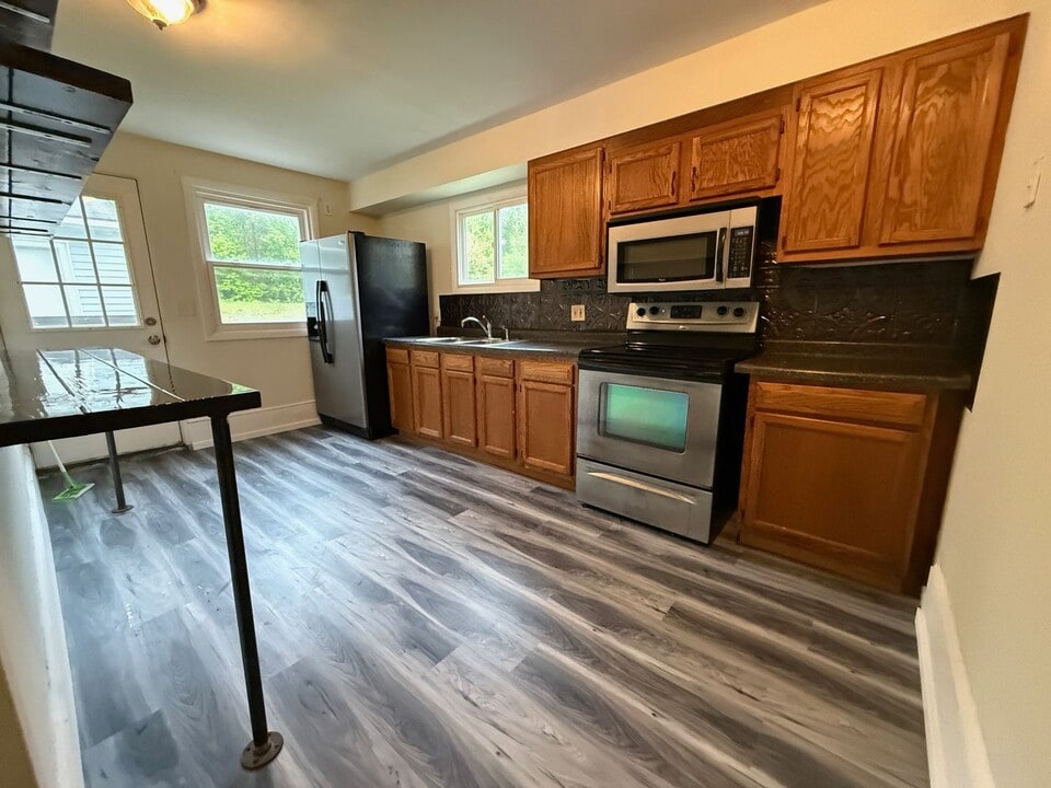 4383 Porter Hollow Dr NE in Rockford, MI - Building Photo